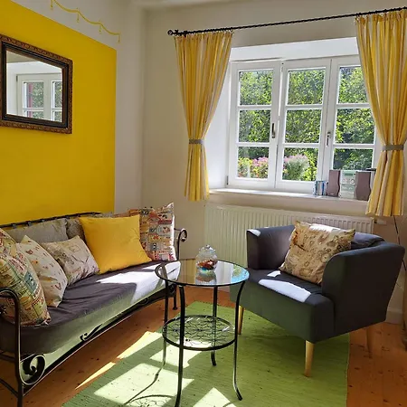 Apartment Im Lueftlmalereck, Mussldomahaus